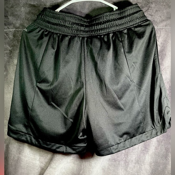 BNWT🚨 Puma track running athletic shorts size women’s small - Picture 2 of 6